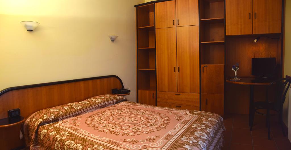 Lh Albergo Il Picchio Pescasseroli Zimmer foto